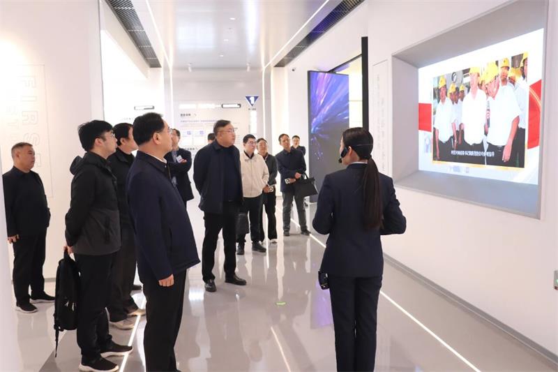 巩义市委副书记、市长郭程明到爱游戏铝业调研数智化建设工作