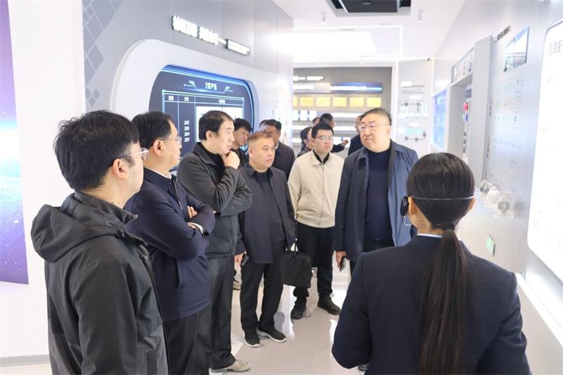 巩义市委副书记、市长郭程明到爱游戏铝业调研数智化建设工作